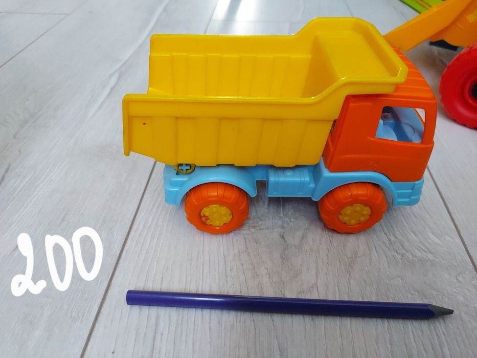 Продам игрушечные машинки