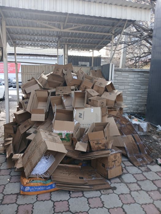 Отдам коробки даром