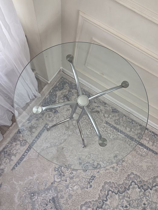 Продам круглый стол