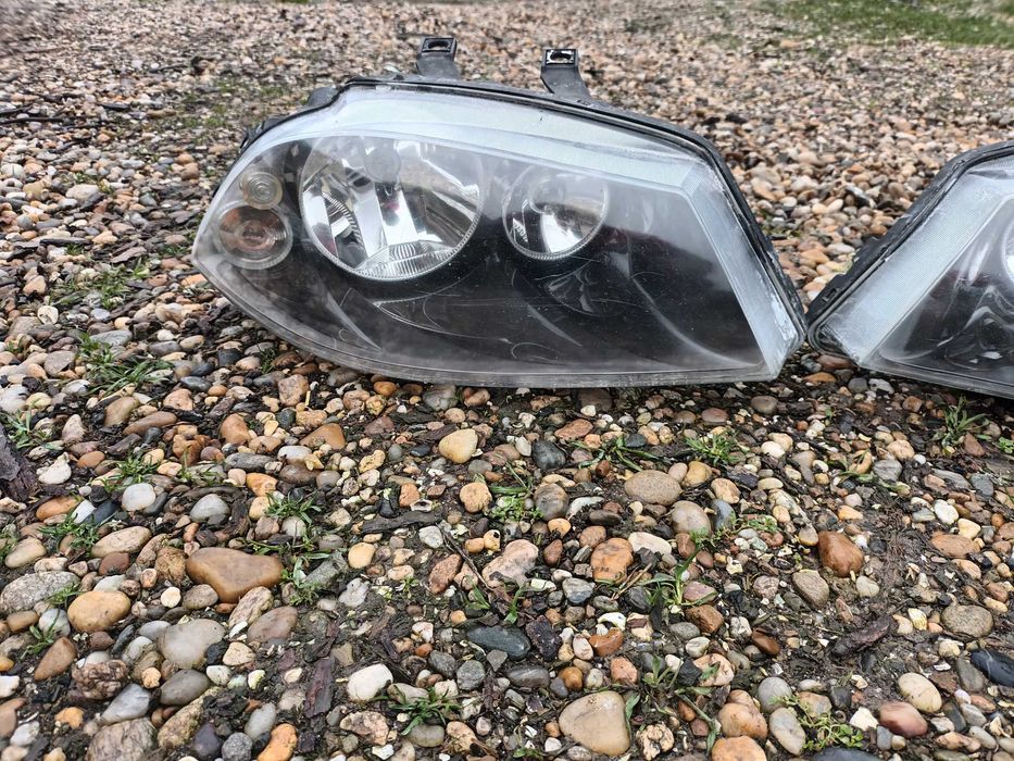 ляв и десен двусекционен фар за сеат ибиза SEAT IBIZA