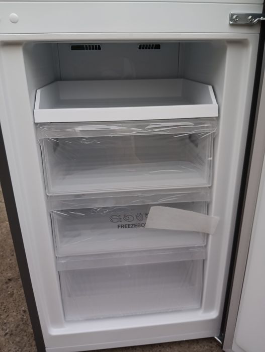 Чисто нов иноксов хладилник с фризер Gorenje No Frost 2години гаранция