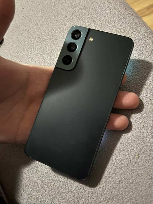 Samsung s22 8/256