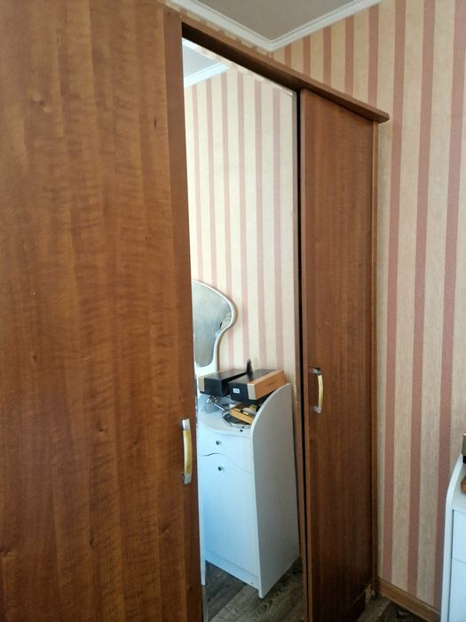 Продаю шифоньер для одежды