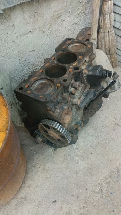 Блок двигателя Пассат 1.8