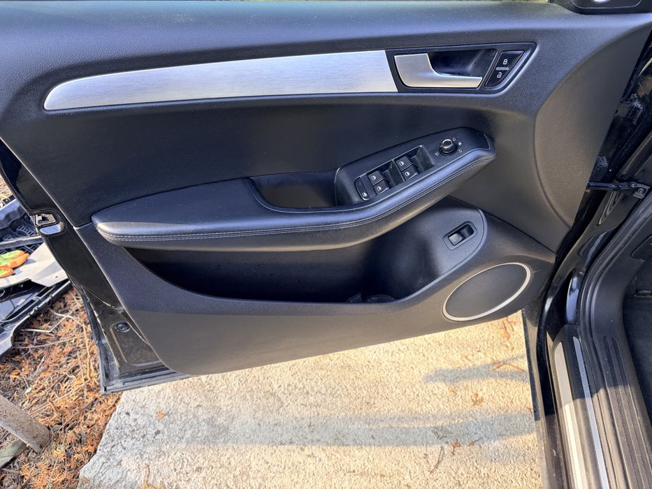 Piese Audi Q5 far xenon carlig motor 3.0 CCW stopuri led scaune SLine