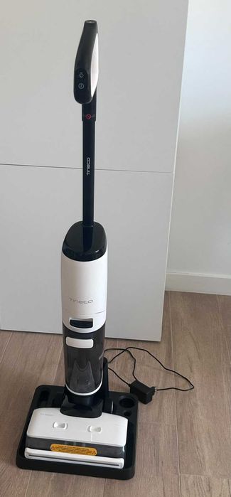 Aspirator spălare pardoseală Tineco – wet & dry, stație autocurățare
