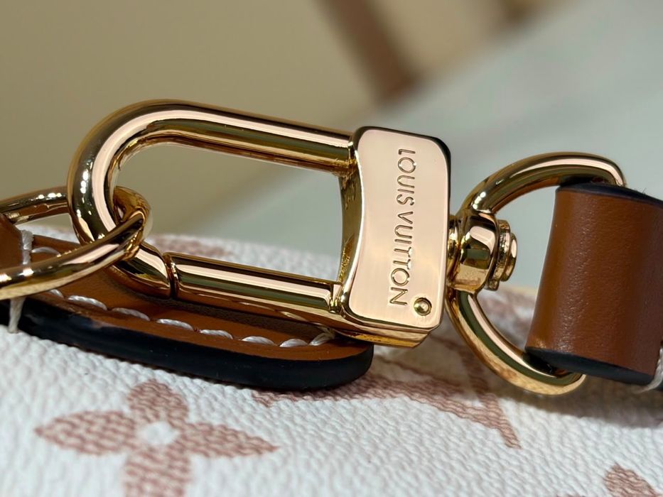 Louis Vuitton модел 2026
