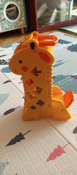 Продавам играчки за дете