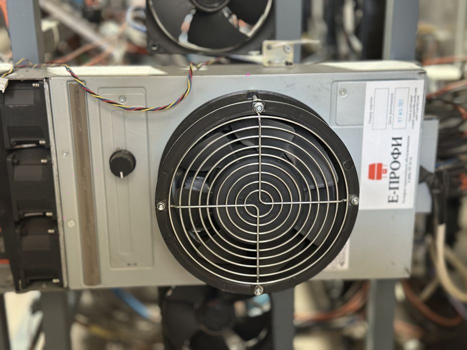 Майнинг ферма на 12 видеокарт