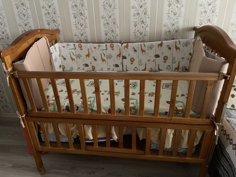 Продам детскую кроватку