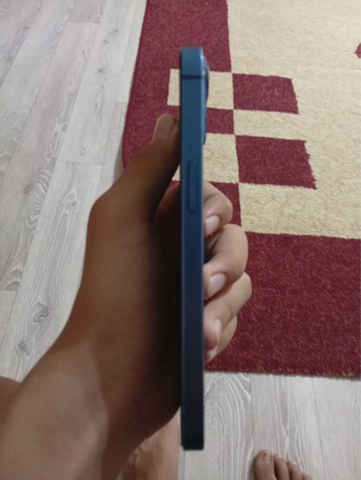 IPhone 13 в хорошем состоянии