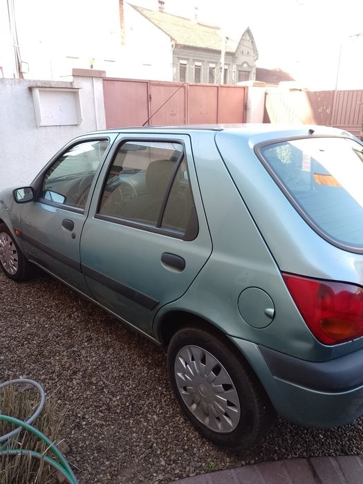 FORD Fiesta 2001 — imagine 2