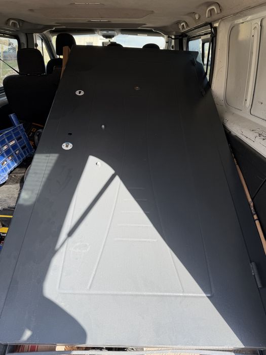 Външна метална врата