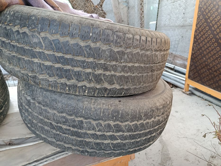 Резина 265/65/17 бу