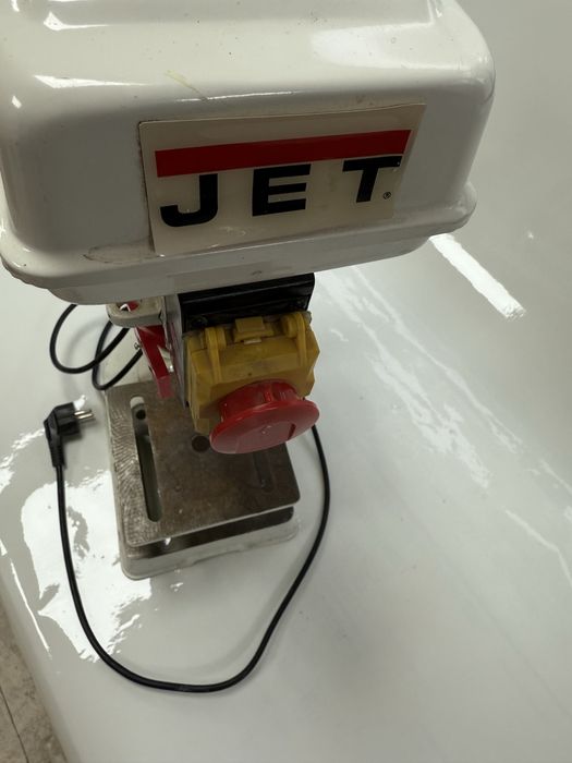 Настольный сверильный станок