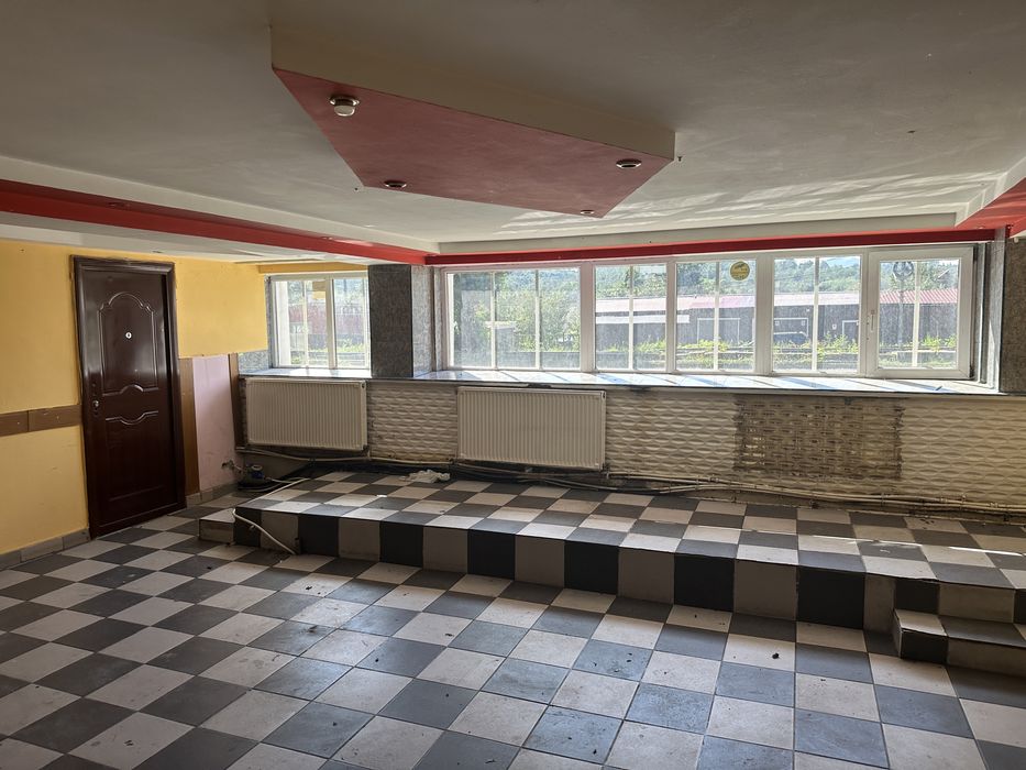 Spații comerciale pentru închiriat