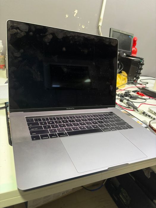 Macbook a1707 pro