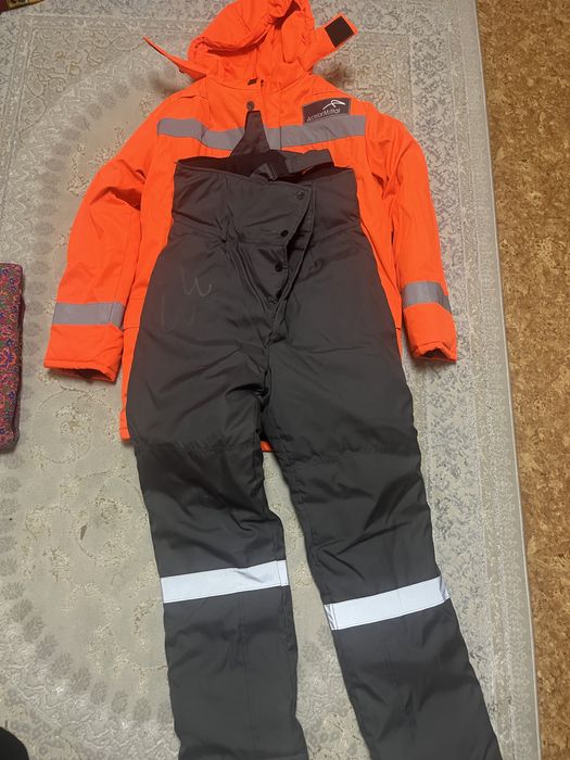 Продам зимнею спецодежду