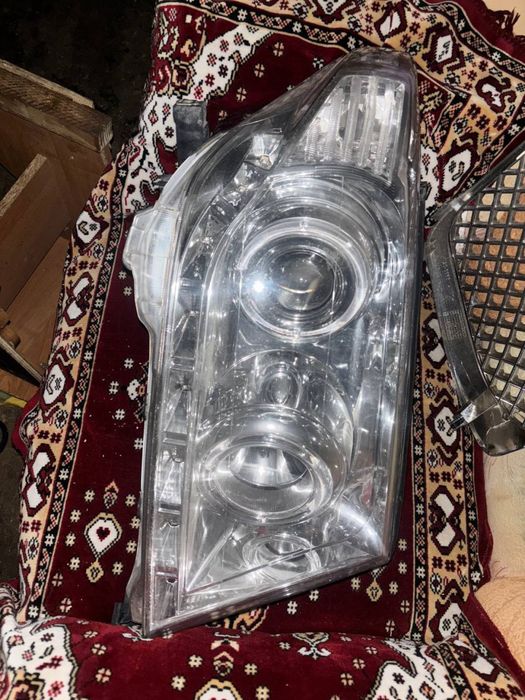 Продам фары на Land Cruser 200
