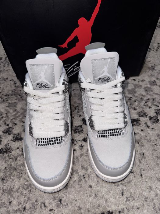 jordan 4 frozen moments