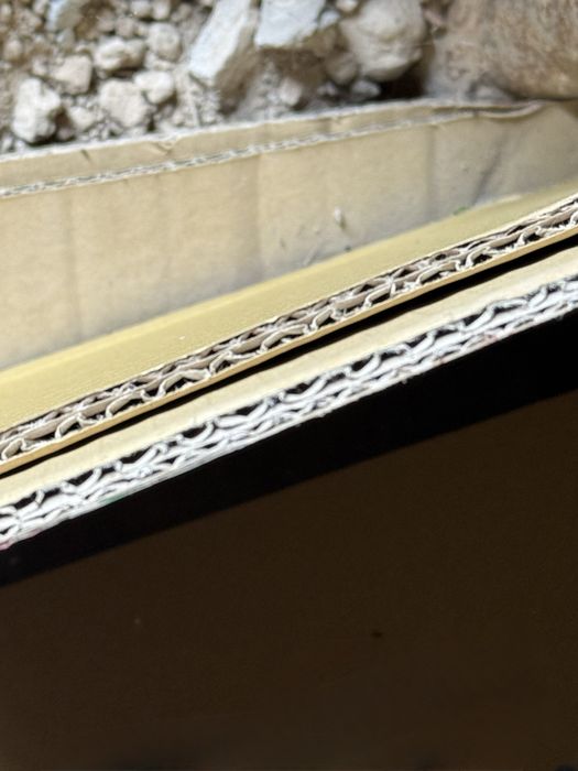 түрлі өлшемдегі коробкалар