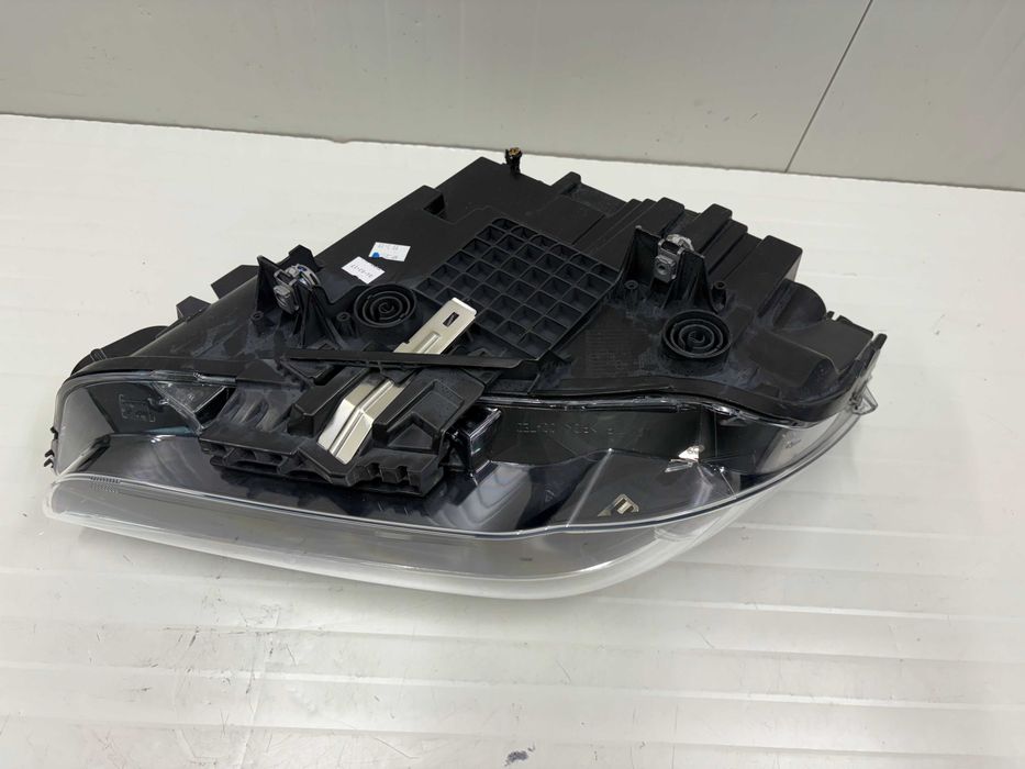 Десен фар H7 БМВ Х1 Ф48