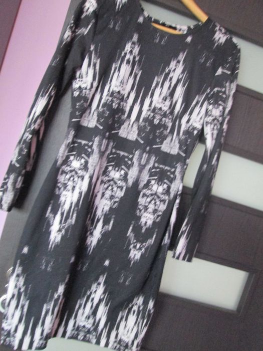 rochie H&M interesanta  M
