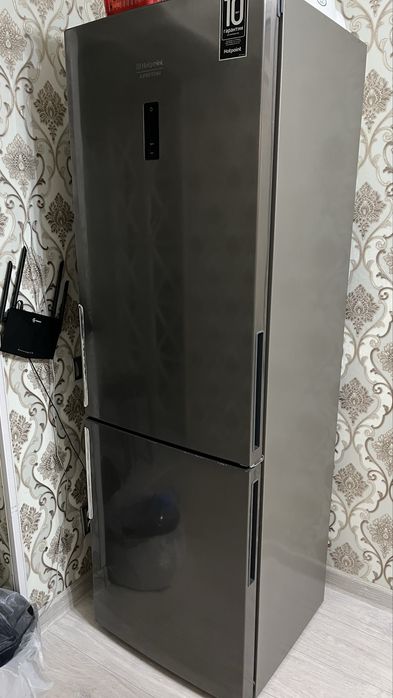 Холодильник HOTPOINT