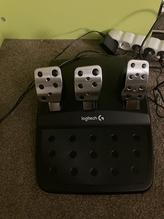 Волан за PS4,PS5,PC + игра The Crew Motorfest чисто нова!