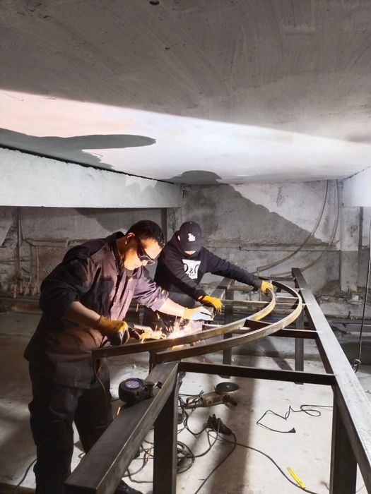 Услуги сварщика двери решотки и т.д.