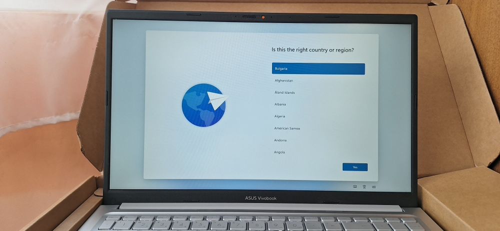 ASUS VivoBook 15 / 16GB RAM / 512 SSD / КАТО НОВ / ГАРАНЦИЯ/WINDOWS  11,мишка безчична