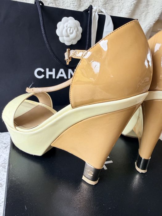 Sanda Chanel SS09