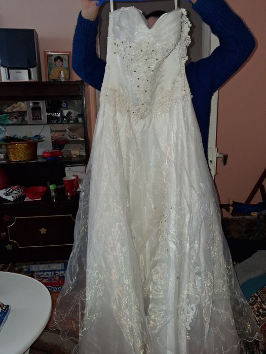 Rochie Mireasă .
