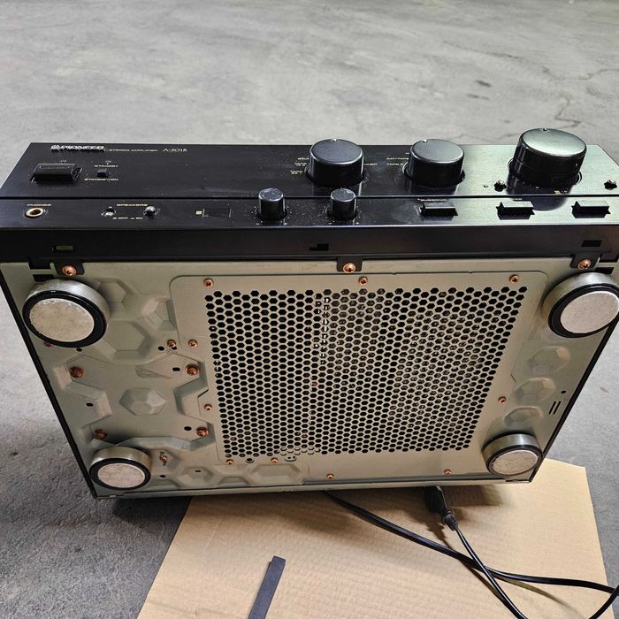 Продавам усилвател PIONEER A 501 R цена 70 евро