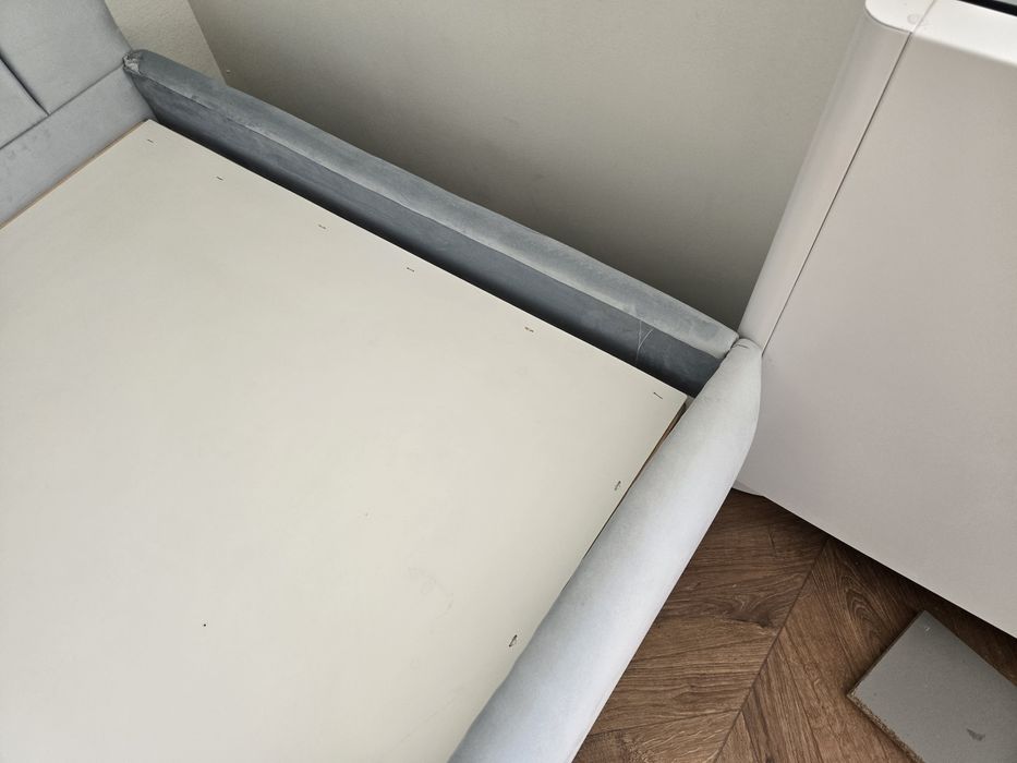 Тапицирано единично легло 90х200 - бледо зелено