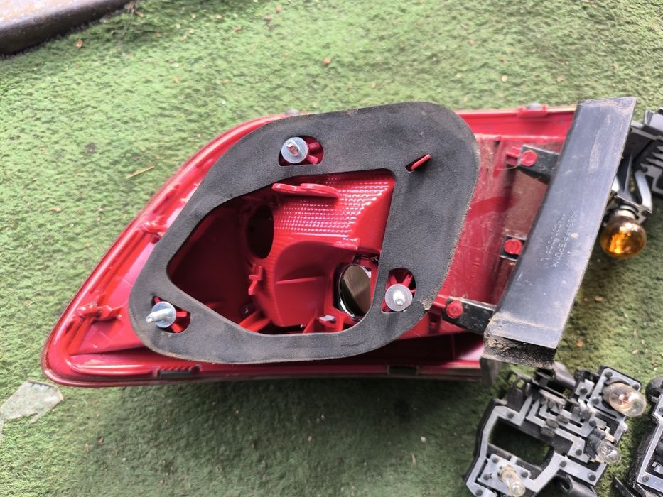 Tripla aripa / tripla  haion soclu becuri Seat Ibiza 4 combi