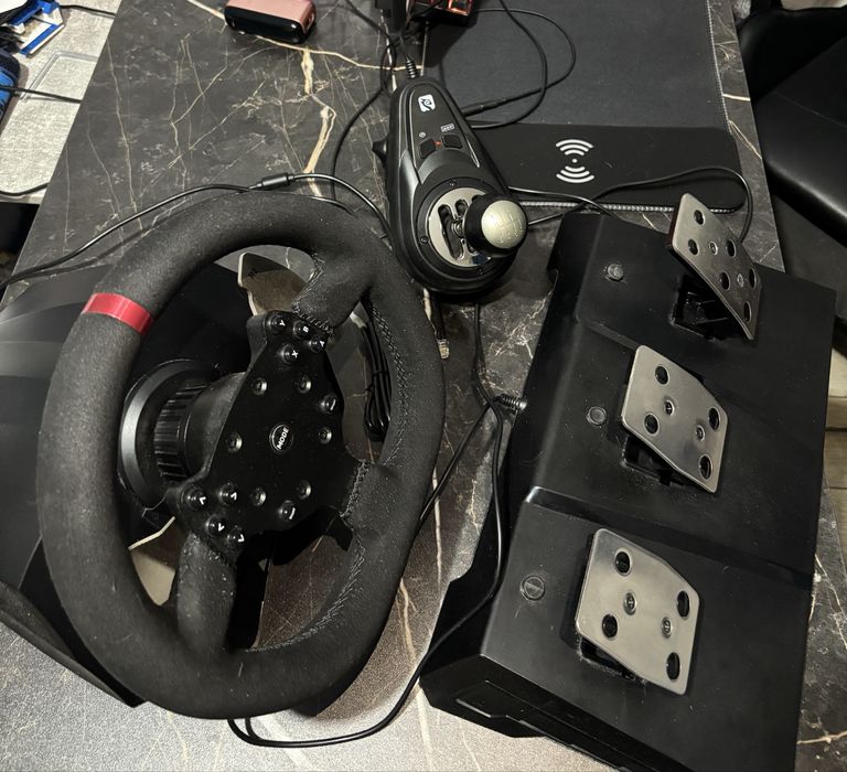 Продам игровой руль Artplays V1200Pro