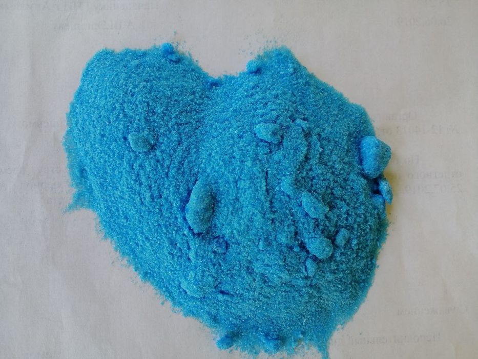 Медный купорос  в розницу цена 40000 сум за кг,