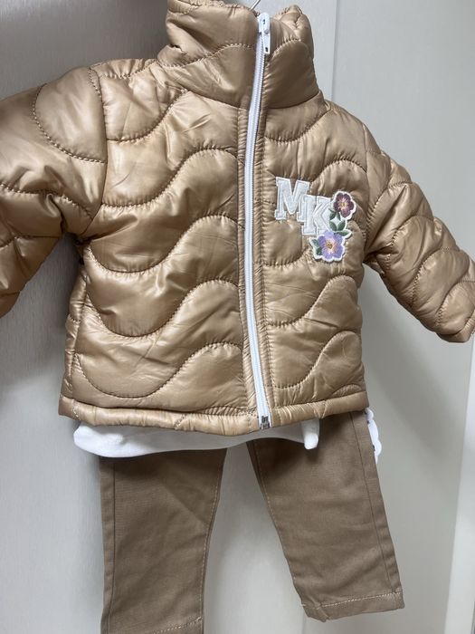 Продам костюм тройку для малышей