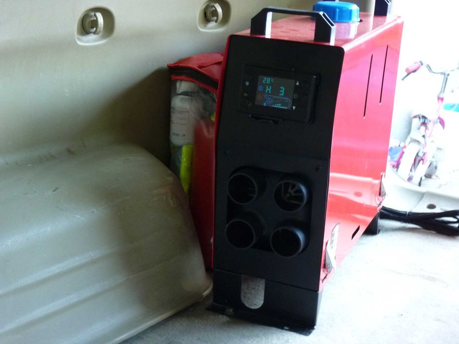 Суха печка на 12V-5 или 8KW четири изхода за топъл въздух