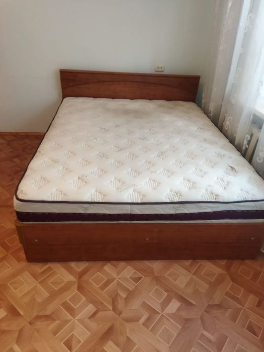 Продается мебель б/у шкаф ,кровать ,диван