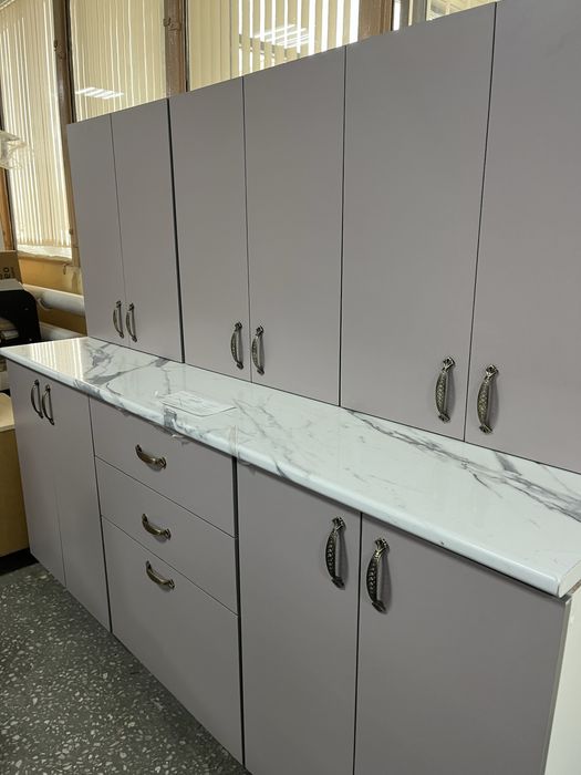 Кухонный гарнитур 1.8м