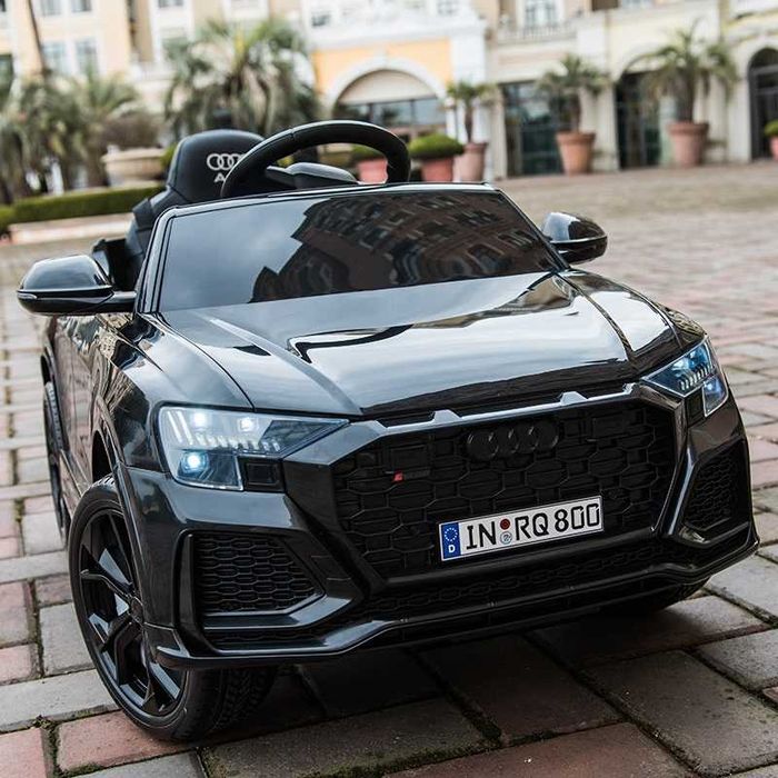 Акумулаторна кола Audi RS Q8 с WiFi меки гуми и кожена седалка и MP3 12V металик