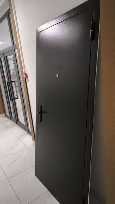 Продам дверь входную новую