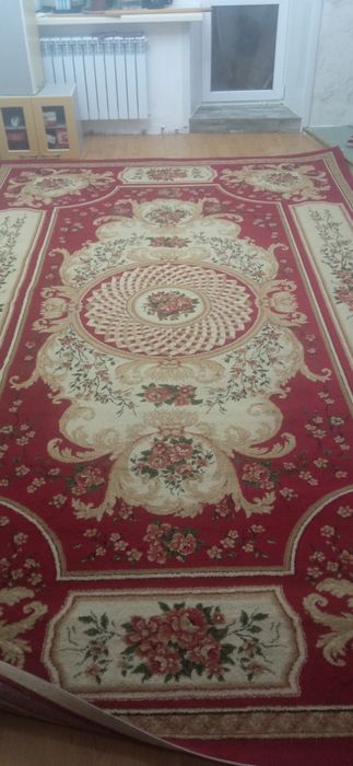 Продам ковер в хорошем состоянии