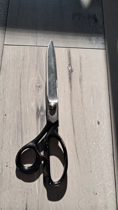 Стара шивашка ножица