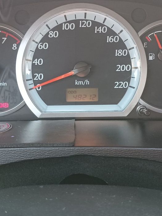 Lacetti 1.8 sotiladi