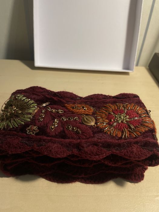 Продам красивый пояс на бархате.