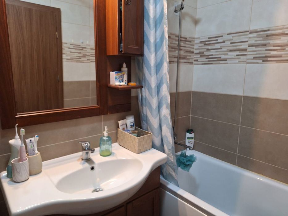 Ofer spre inchiriere apratament cu 2 camere