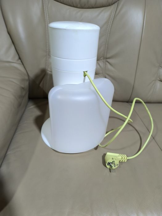 Уред за топлене на вода за адаптирано мляко